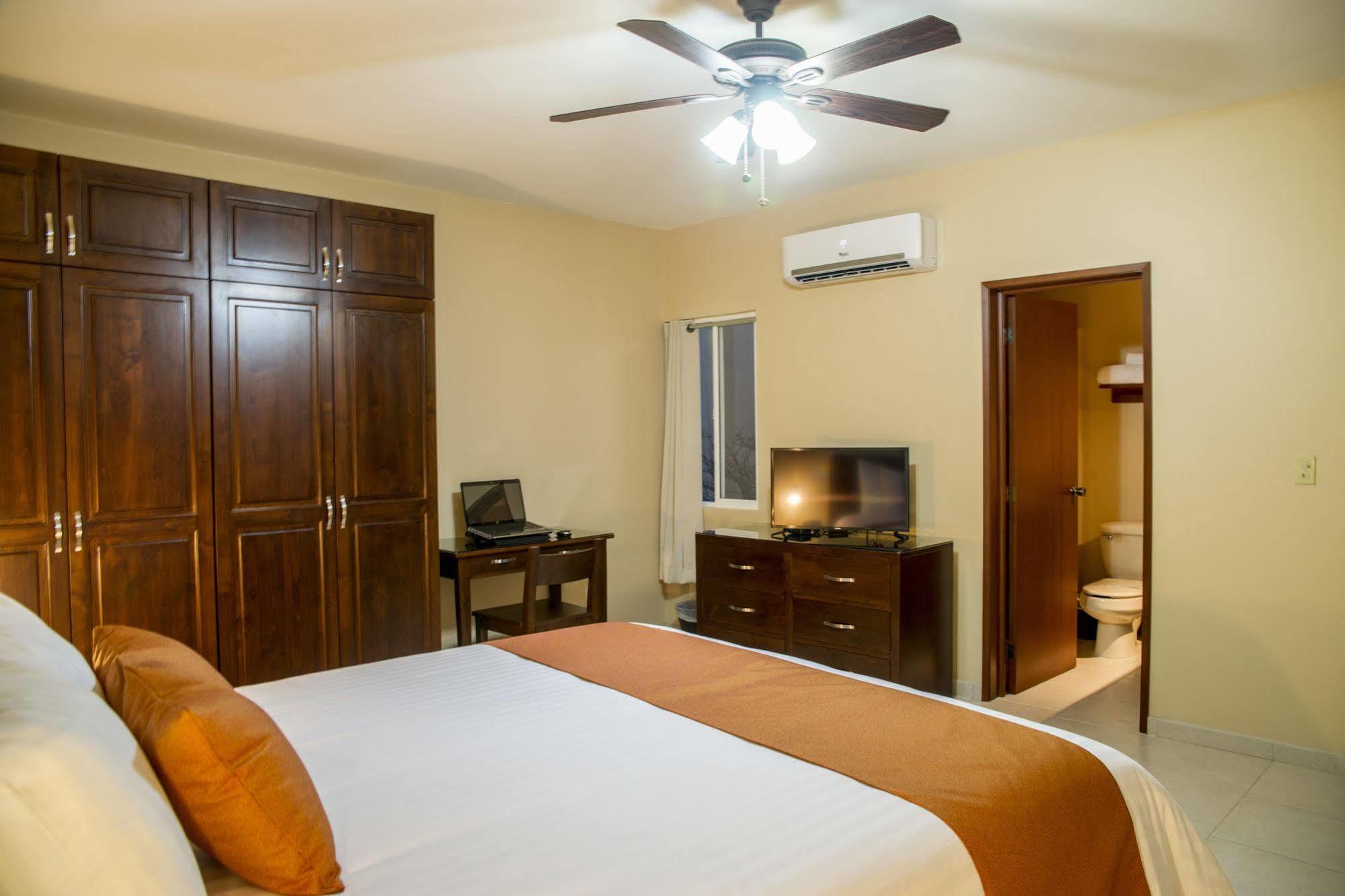 Bugambilias Suites โลเรโต ภายนอก รูปภาพ